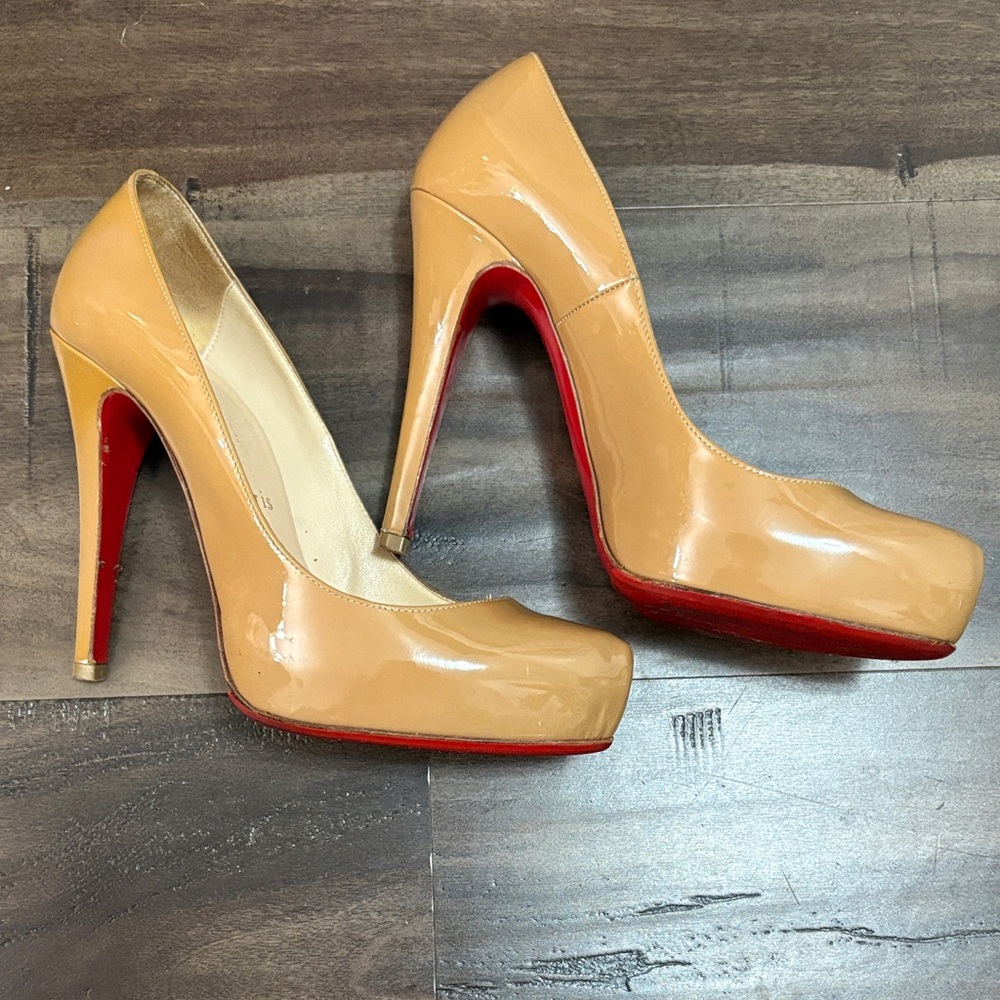 Christian Louboutin Nude Tan Patent Platform Pumps with Red Sole EU36